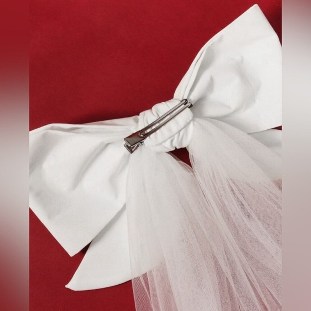 White Bow Veil With Attached Clip 🔥🔥💕💕 New - Picture 3 of 9